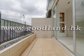 SAI KUNG Well-Managed Residence with Spacious Layout For Sale