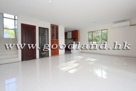 CLEAR WATER BAY Spacious Village House with Greenery and Sea View For Rent
