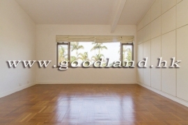 Managed Clear Water Bay Villa With Garage For Sale