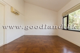 Managed Clear Water Bay Villa With Garage For Sale