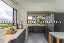 Clear Water Bay End-Unit Villa With Terrace Garden For Sale