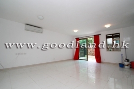 CLEAR WATER BAY Village House with Sea and Greenery Views For Rent