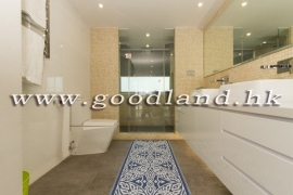 Clear Water Bay Convenient Location Village House for Sale