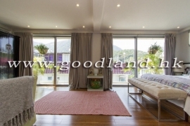 Clear Water Bay Convenient Location Village House for Sale