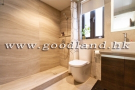 Clear Water Bay Convenient Location Village House for Sale