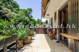 Clear Water Bay Convenient Location Village House for Sale