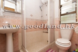 Clear Water Bay Convenient Location Village House for Sale