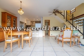 Clear Water Bay Convenient Location Village House for Sale