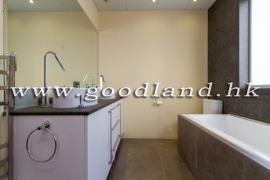 Clear Water Bay Convenient Location Village House for Sale