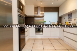 Clear Water Bay Convenient Location Village House for Sale