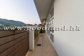 Clear Water Bay Convenient Location Village House for Sale