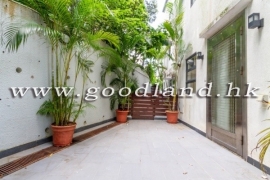 Clear Water Bay Renovated Village House for Sale