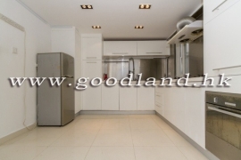 Clear Water Bay Renovated Village House for Sale