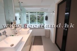 Clear Water Bay Convenient Location Village House for Sale