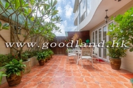 Clear Water Bay Convenient Location Village House for Sale