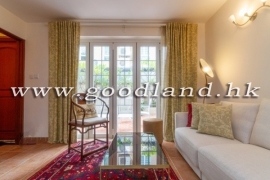 Clear Water Bay Convenient Location Village House for Sale