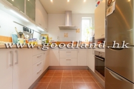 Clear Water Bay Convenient Location Village House for Sale