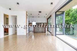 Clear Water Bay Waterfront Village House for Sale
