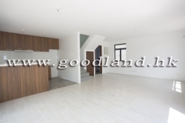 Clear Water Bay Spacious Village House for Sale