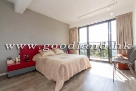 Clear Water Bay Renovated Village House for Sale