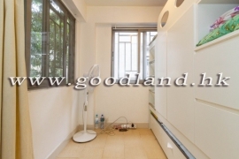 Clear Water Bay Village House with Private Roof for Sale