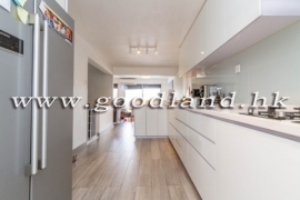 Clear Water Bay Village House with Private Roof for Sale