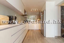 Clear Water Bay Village House with Private Roof for Sale