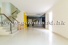 Clear Water Bay Spacious Sea View Village House for Sale
