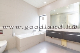 Clear Water Bay Renovated Village House for Sale