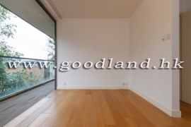 Clear Water Bay Renovated Beachside Village House for Sale