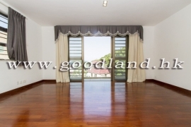 Clear Water Bay Renovated Sea View Village House for Sale