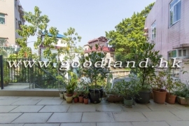 Clear Water Bay Renovated Sea View Village House for Sale