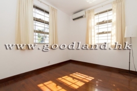 Clear Water Bay Renovated Sea View Village House for Sale