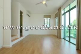 Clear Water Bay High Ceiling Sea View Village House for Sale