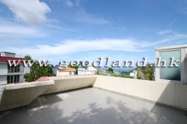 Clear Water Bay High Ceiling Sea View Village House for Sale