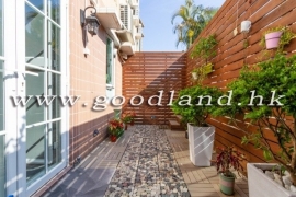 Clear Water Bay Front and Back Yard Village House for Sale