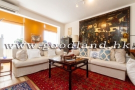 Clear Water Bay Renovated Bright Village House for Sale
