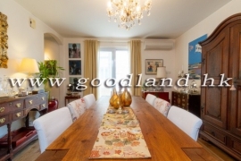 Clear Water Bay Renovated Bright Village House for Sale