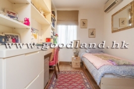 Clear Water Bay Renovated Bright Village House for Sale