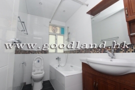 Clear Water Bay Flexible 6-bedroom Village House for Sale