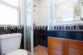 Clear Water Bay Flexible 6-bedroom Village House for Sale