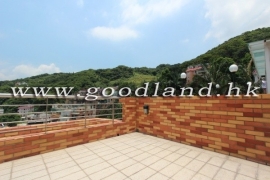 Clear Water Bay Flexible 6-bedroom Village House for Sale