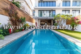 Clear Water Bay Renovated Garden Pool House for Sale
