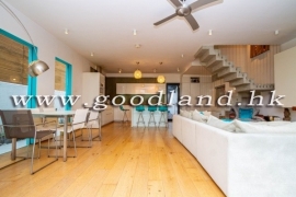 Clear Water Bay Renovated Garden Pool House for Sale