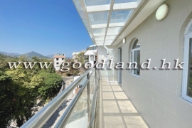 Clear Water Bay Private Rooftop Village House for Sale