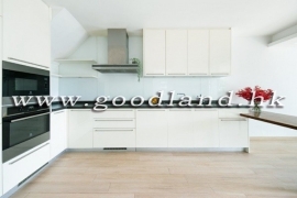 Sai Kung Mid-level Village House for Sale | Sea Greenery View, Lawn Garden & Renovation