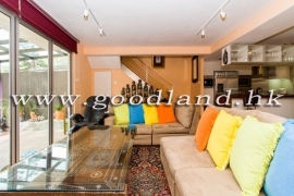 Sai Kung Corner House for Sale | Private Gate Parking, Communal Pool & Greenery