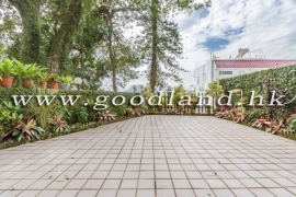Sai Kung Corner House for Sale | Private Gate Parking, Communal Pool & Greenery
