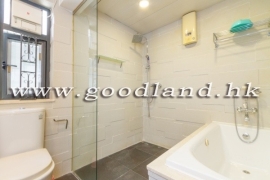 Sai Kung Detached House for Sale | Close to Main Road, Yard & 4 Bedrooms