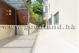 Sai Kung Detached House for Sale | Close to Main Road, Yard & 4 Bedrooms